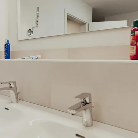 Austernfischer Erdgeschoss * הוקזיל